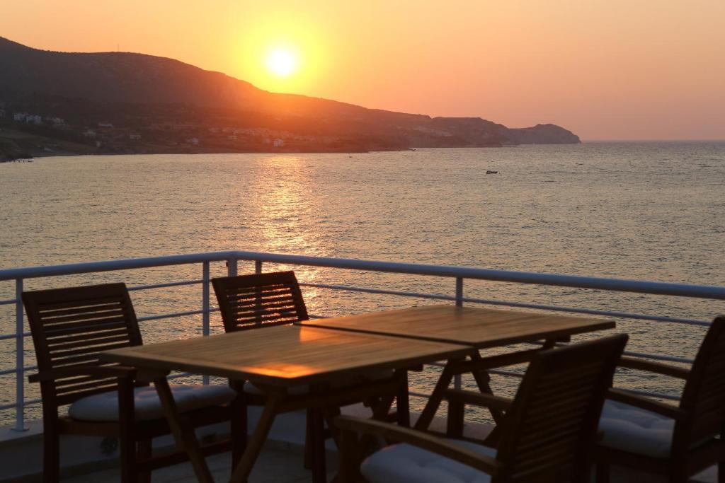 Reyhan Hotel Karaburun  Esterno foto